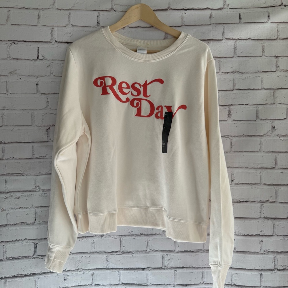 All in Motion‎ Cream Sweatshirt with Rest Day Print